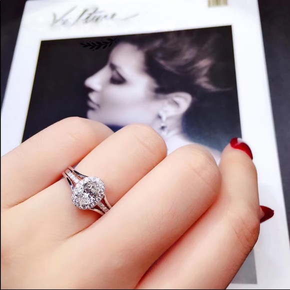 New 925 Silver Beautiful Oval Diamond Ring 💍 - Picture 4 of 5